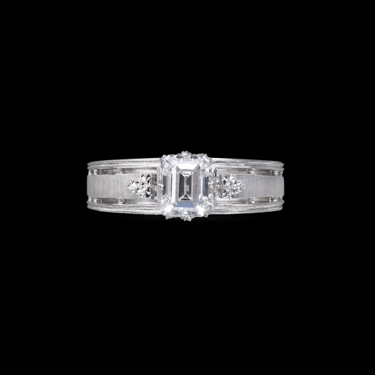 Buccellati BEATRICE WHITE GOLD RING WITH DIAMOND STONE