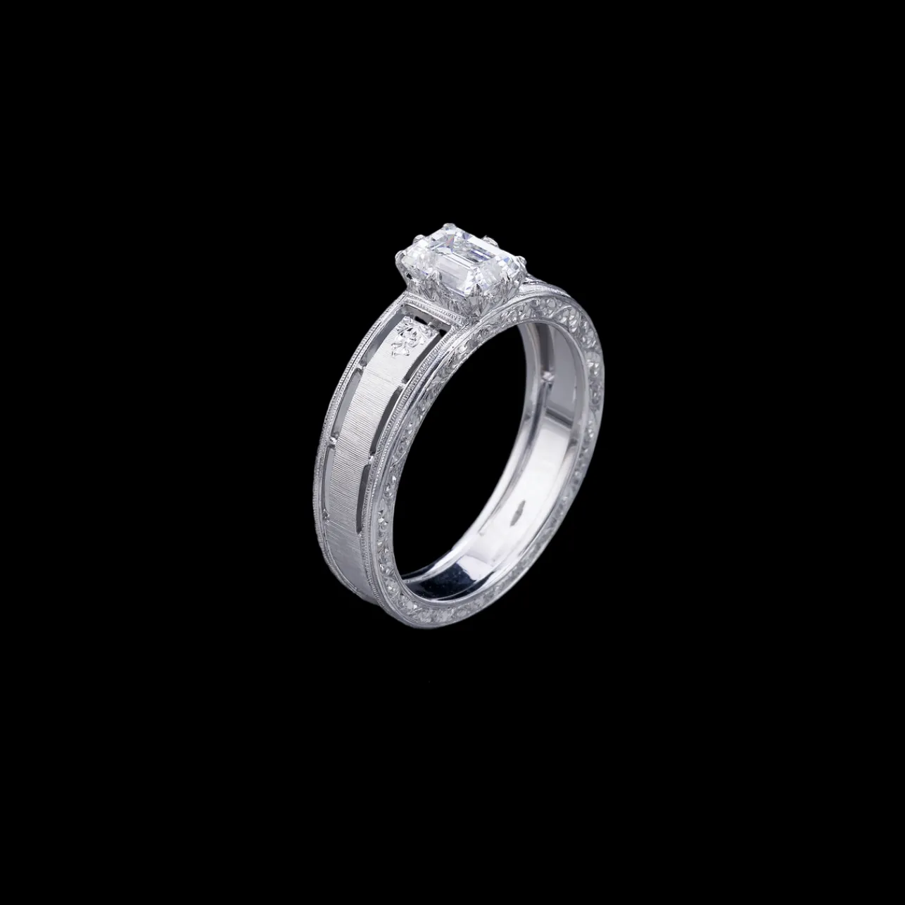 Buccellati BEATRICE WHITE GOLD RING WITH DIAMOND STONE