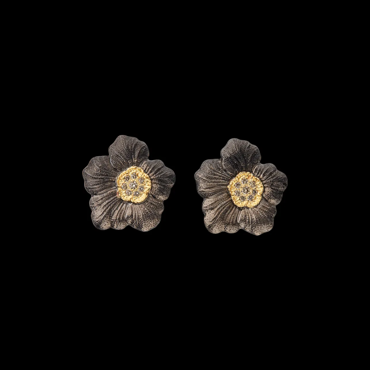 Buccellati BLOSSOMS GARDENIA SILVER AND VERMEIL BUTTON EARRINGS WITH DIAMONDS