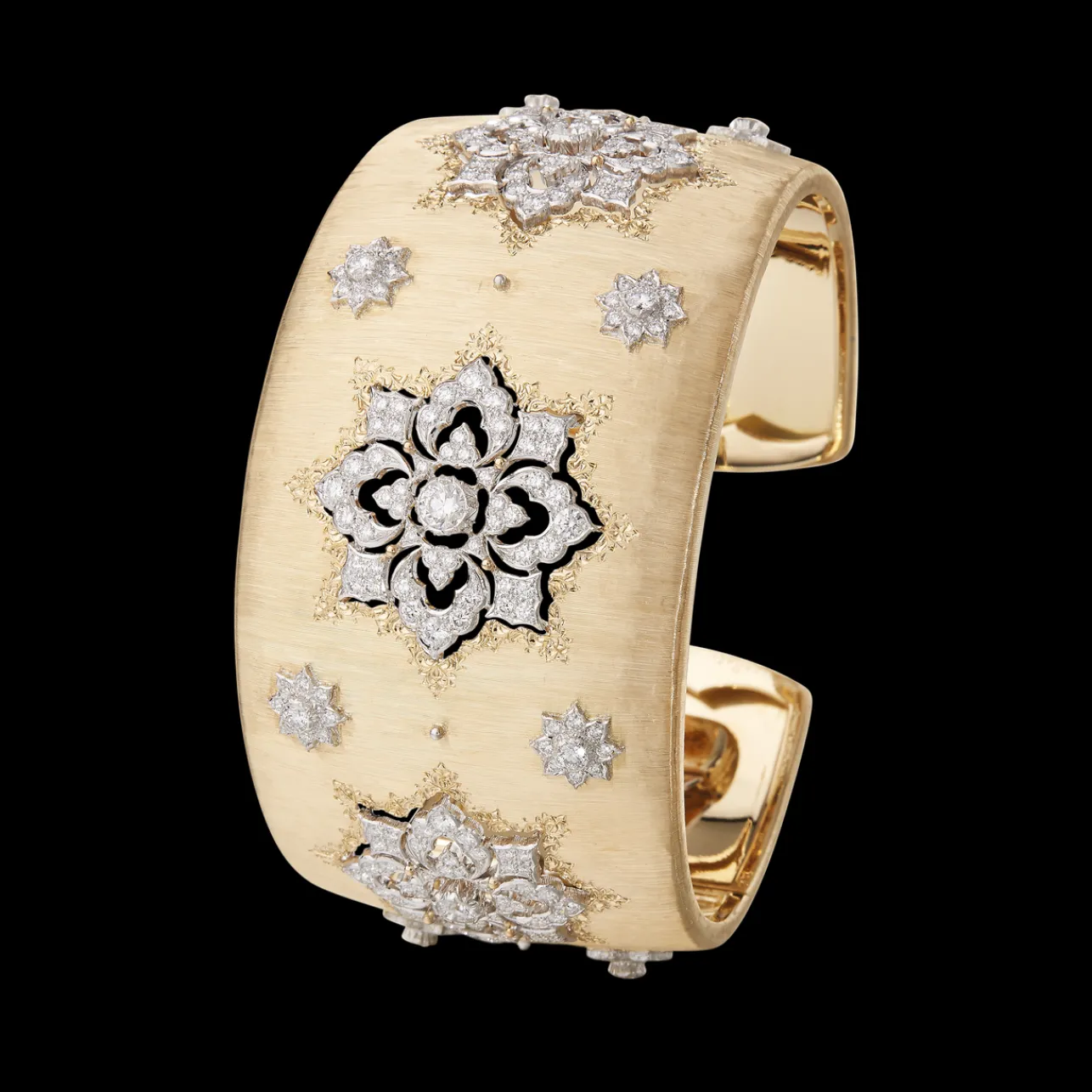 Buccellati YELLOW AND WHITE GOLD CUFF BRACELET WITH DIAMONDS